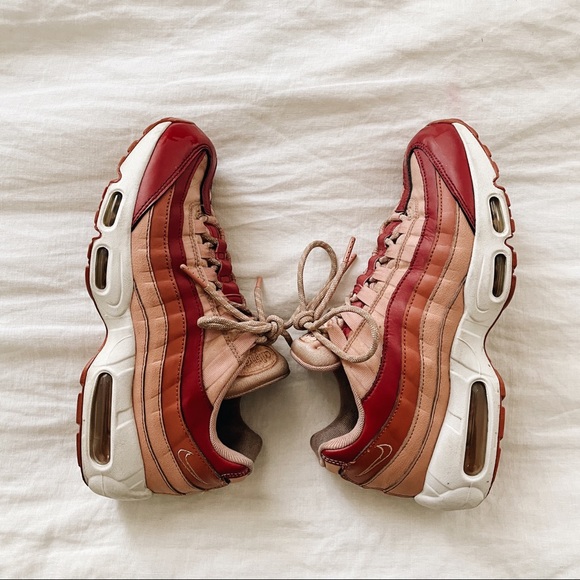 Nike Shoes - Nike / Air Max 95 Crimson / Size 8.5